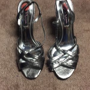 Nina Silver/Gunmetal Dress Shoe